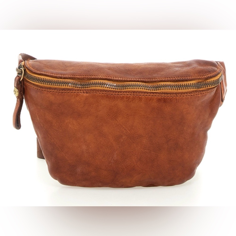 Campomaggi SANTARCANGELO
Belt bag "CORNIOLO" in garment-dyed cowhide leather